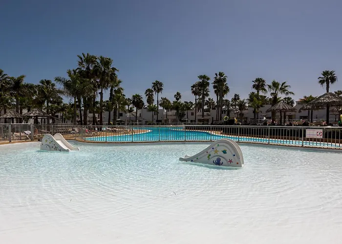 Home2book Charming Poolside Retreat Apartament