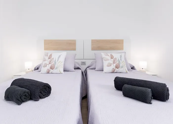 Apartament Home2book Charming Poolside Retreat *