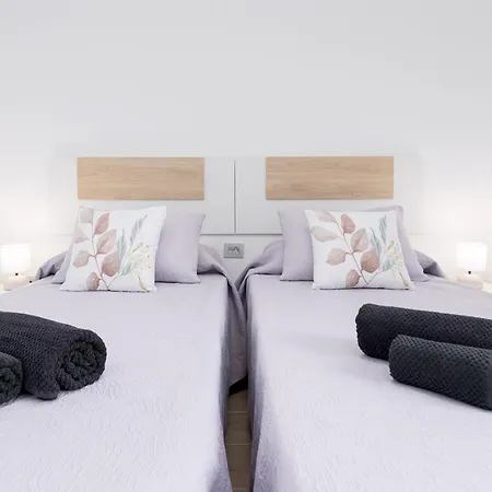 Appartement Home2book Charming Poolside Retreat *