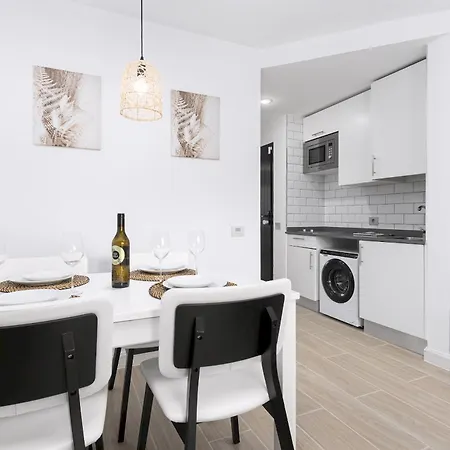 Appartement Home2book Charming Poolside Retreat