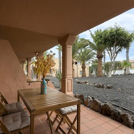Apartment Home2book Charming Poolside Retreat