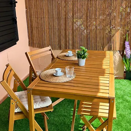 Home2book Charming Poolside Retreat Appartement *