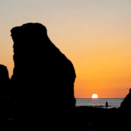 Home2book Charming Poolside Retreat Apartmán *