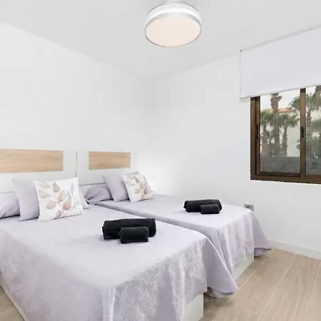 Apartamento Home2book Charming Poolside Retreat *