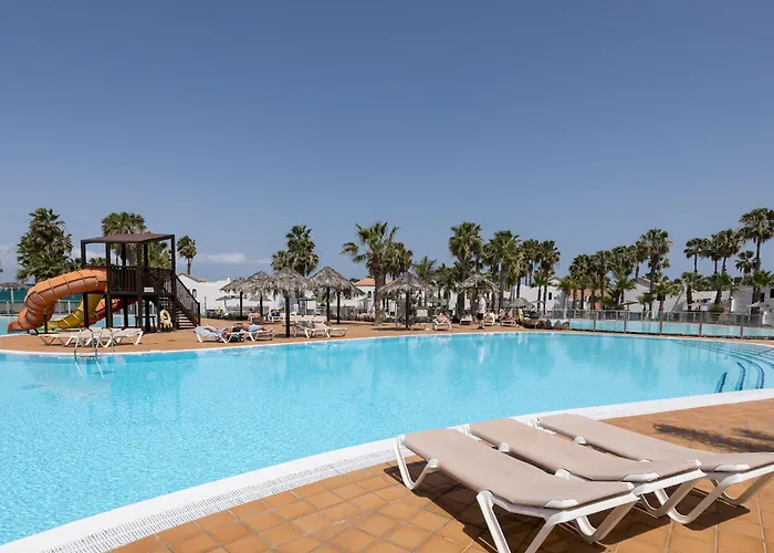 Home2book Charming Poolside Retreat Apartamento