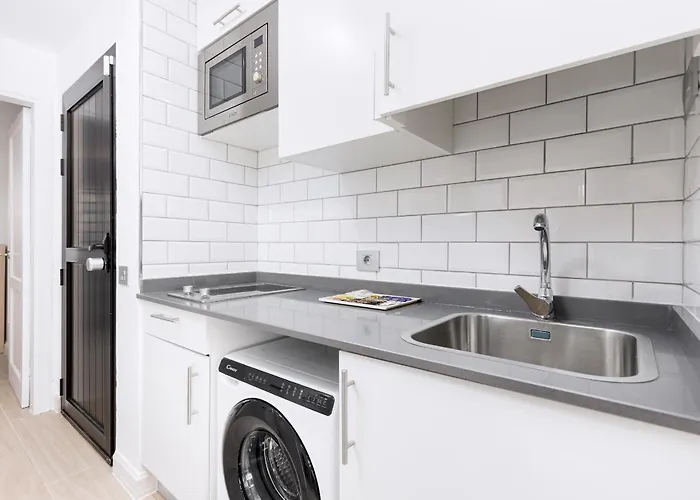 Home2book Charming Poolside Retreat Apartamento