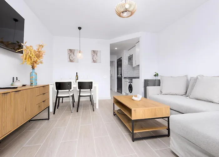 Home2book Charming Poolside Retreat Apartamento