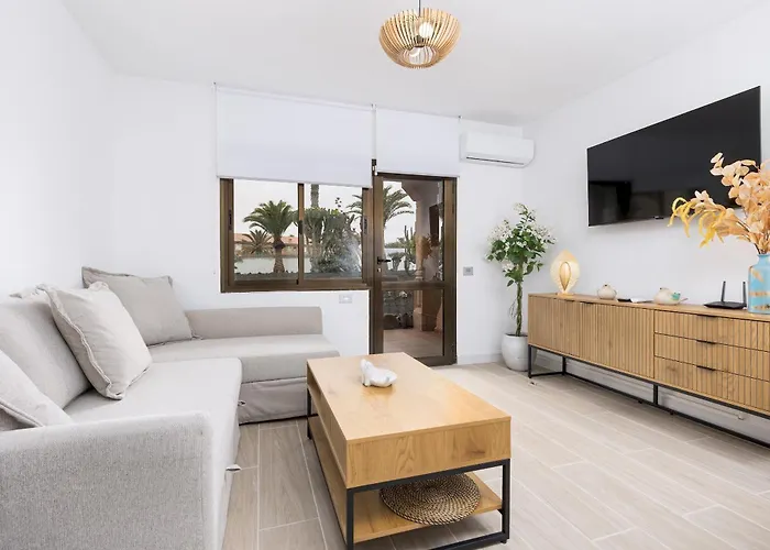 Apartamento Home2book Charming Poolside Retreat